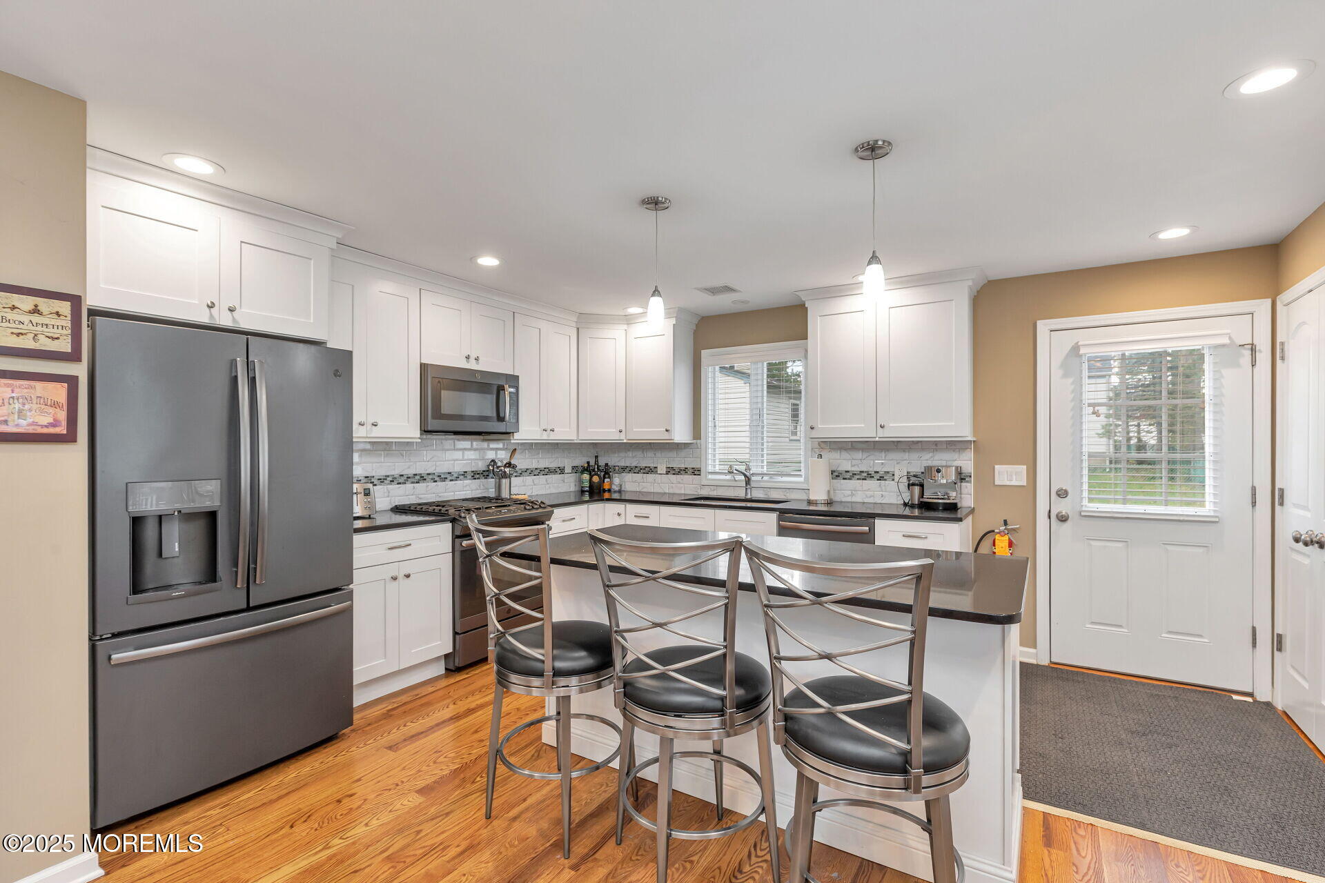 607 South Riverside Drive Neptune Township, NJ 07753 - Photo 14 of 47 Kitchen pic 4