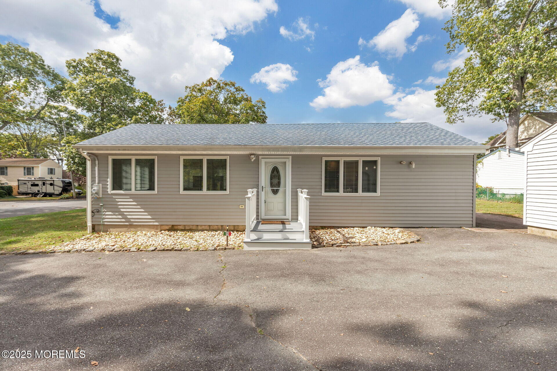 607 South Riverside Drive Neptune Township, NJ 07753 - Photo 38 of 47 Exterior pic 1