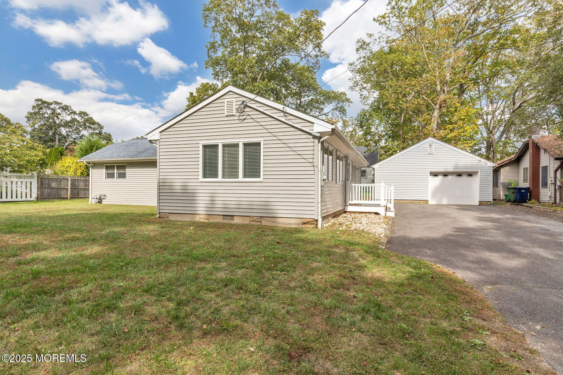 607 South Riverside Drive Neptune Township, NJ 07753 - Photo 41 of 47 Exterior pic 4