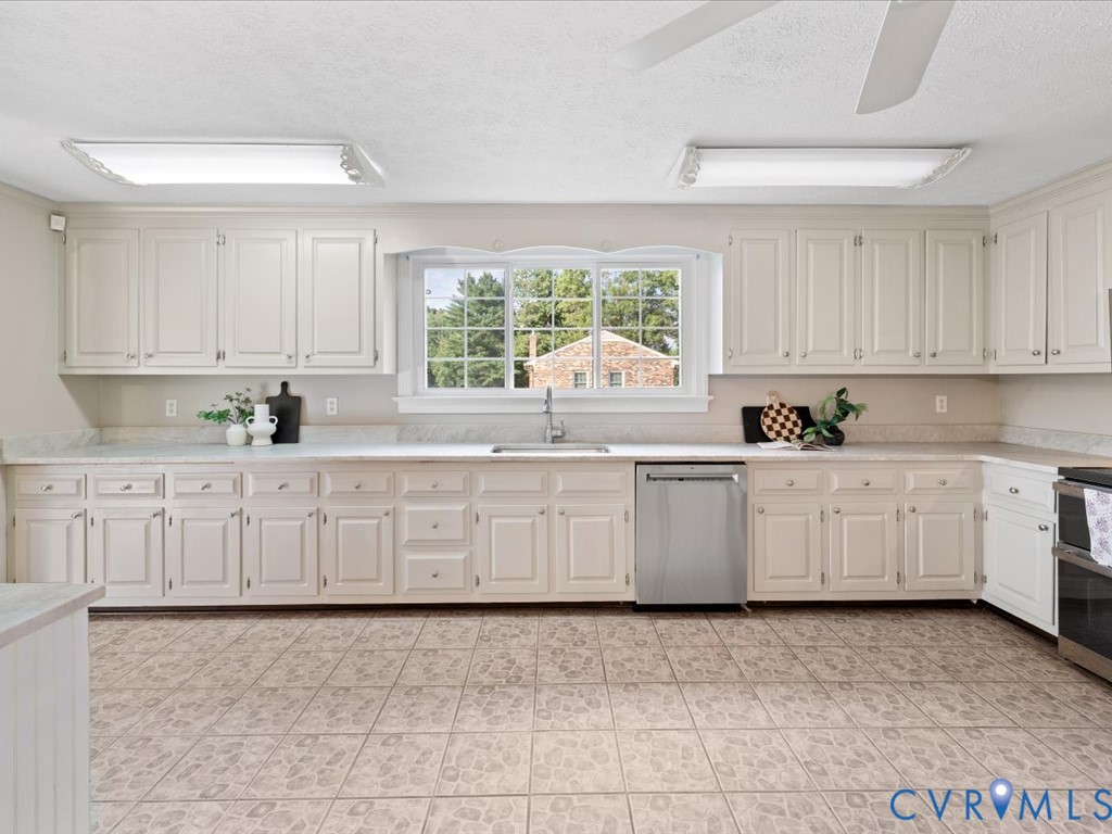 2376 Mill Road Henrico, VA 23231 - Photo 17 of 53