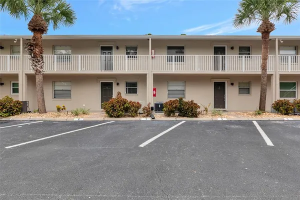 $194,000 | 966 La Costa Circle, Unit 5, Sarasota, FL 34237