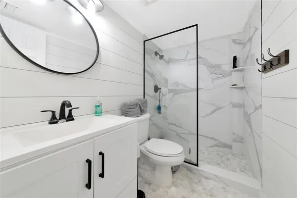 $194,000 | 966 La Costa Circle, Unit 5, Sarasota, FL 34237
