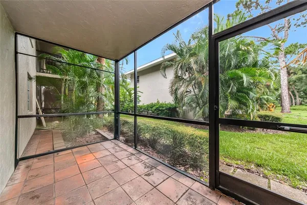 $194,000 | 966 La Costa Circle, Unit 5, Sarasota, FL 34237
