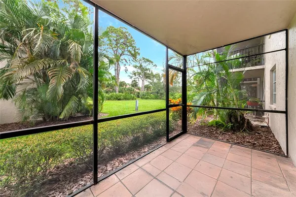 $194,000 | 966 La Costa Circle, Unit 5, Sarasota, FL 34237