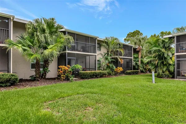 $194,000 | 966 La Costa Circle, Unit 5, Sarasota, FL 34237