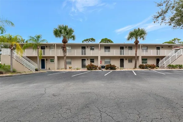 $194,000 | 966 La Costa Circle, Unit 5, Sarasota, FL 34237