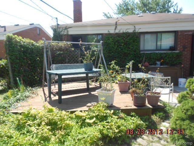 17969 Winsome Road Fraser, MI 48026 - Photo 5 of 9 DSCN2393.JPG