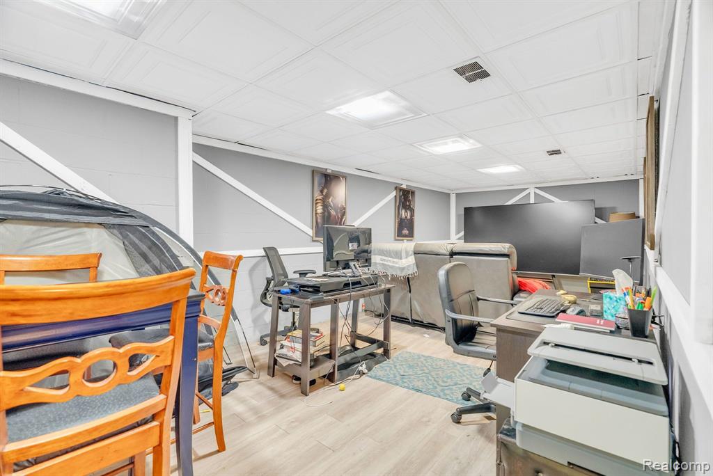 4731 Patrick Road West Bloomfield, MI 48322 - Photo 27 of 40 Gallery Image 27