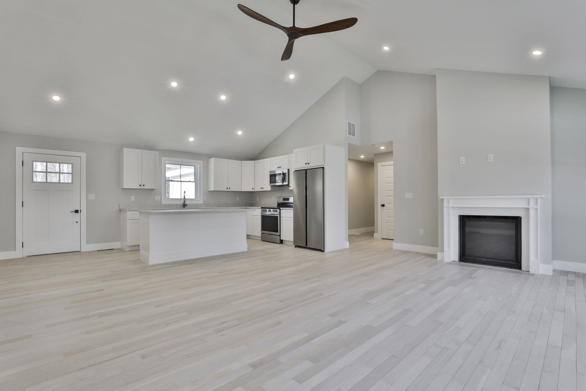 12 Thompson Crossing, Unit 23111 Antrim, NH 03440 - Photo 5 of 32