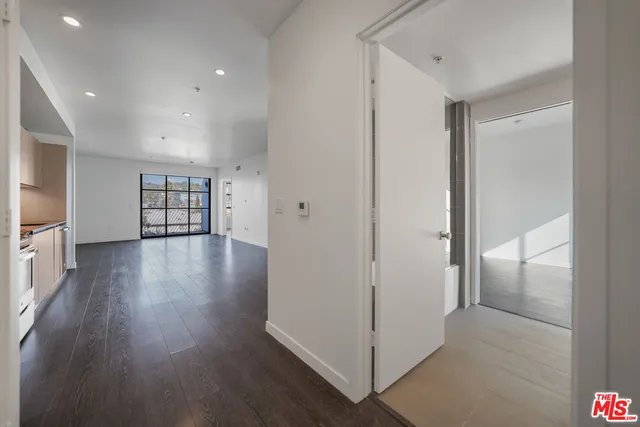 $3,437 | 5800 Harold Way, Unit 410, Los Angeles, CA 90028