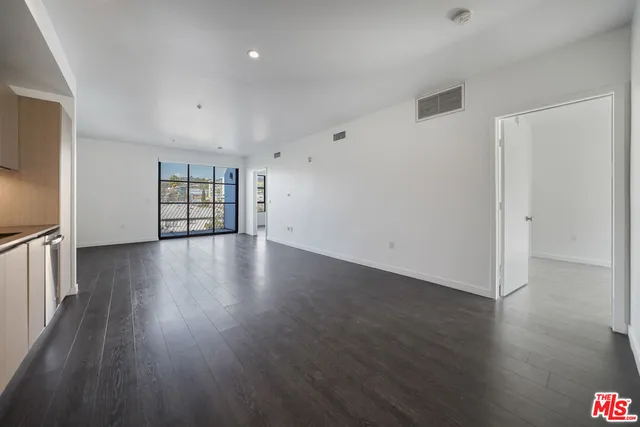 $3,437 | 5800 Harold Way, Unit 410, Los Angeles, CA 90028
