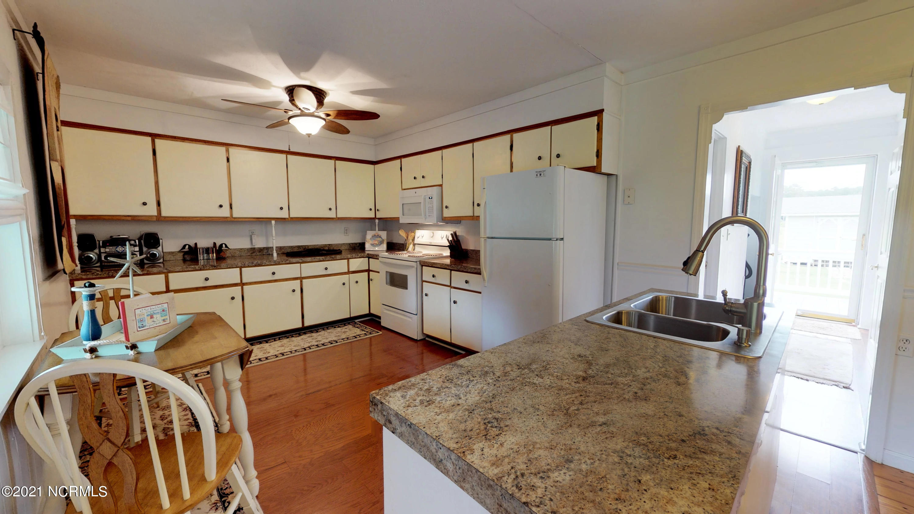 342 Straits Road Beaufort, NC 28516 - Photo 16 of 31 aSG9pfN2dcs - 06.01.2018_20.09.27