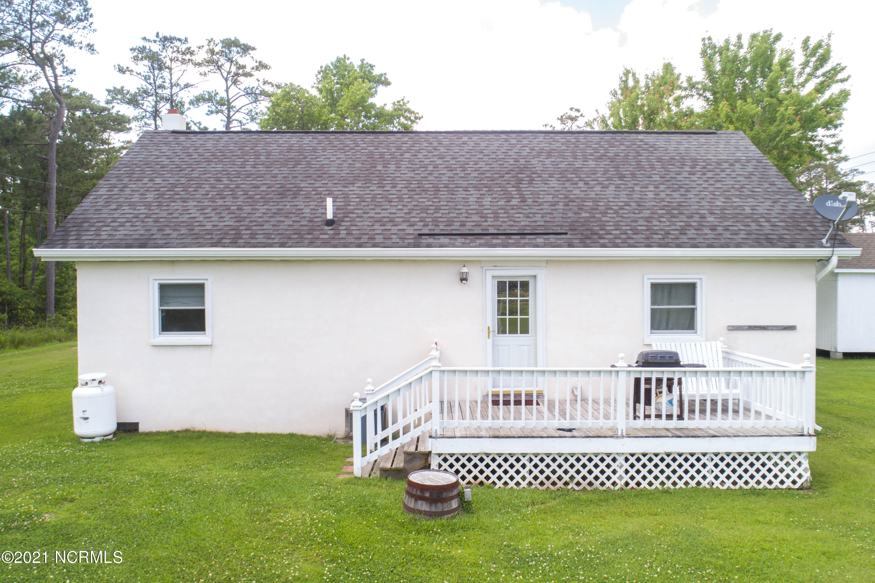 342 Straits Road Beaufort, NC 28516 - Photo 7 of 31 352 Straits Rd-20