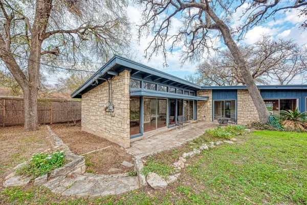 $3,500 | 1615 Elmhurst Drive, Austin, TX 78741