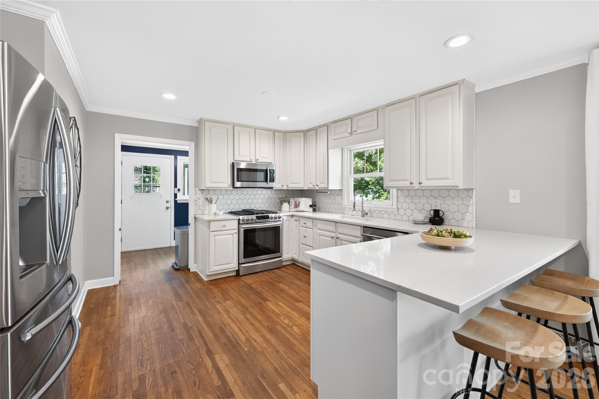 1911 Club Road Charlotte, NC 28205 - Photo 8 of 26 Gallery Image 8