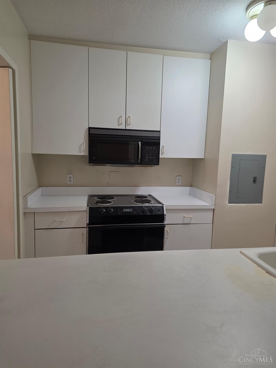 2444 Madison Road, Unit 210B Cincinnati, OH 45208 - Photo 16 of 39