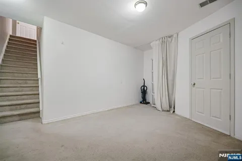 $3,250 | 2384 Quill Court, Mahwah, NJ 07430