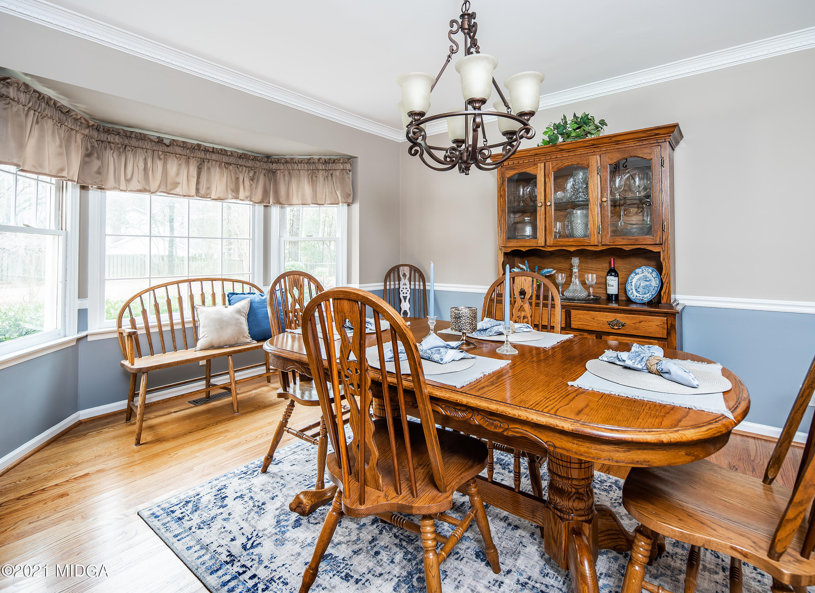 155 Castlegate Road Macon, GA 31210 - Photo 19 of 34 a view of a dining room with furniture window and wooden floor
