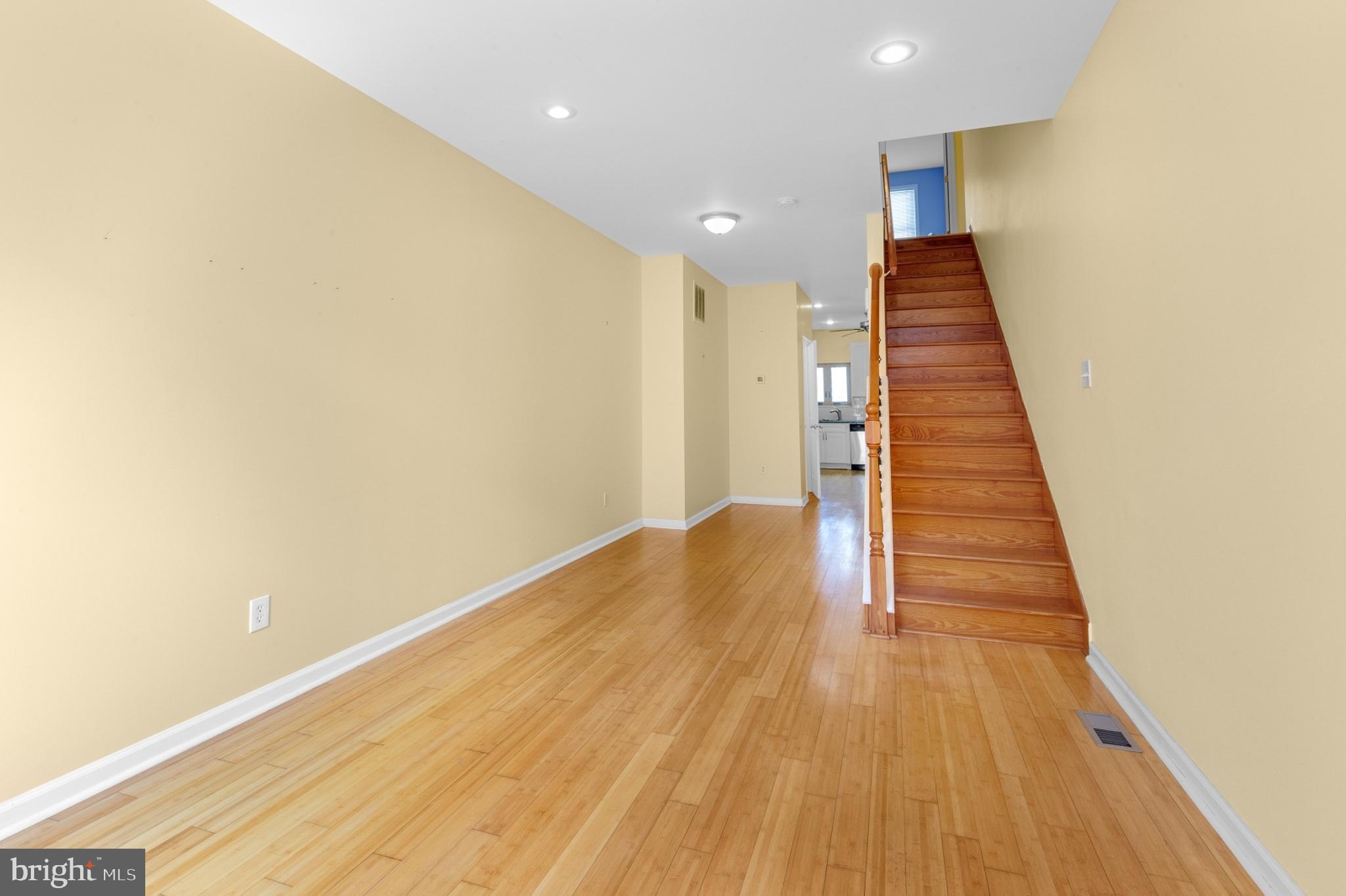 2476 Emerald Street Philadelphia, PA 19125 - Photo 3 of 29