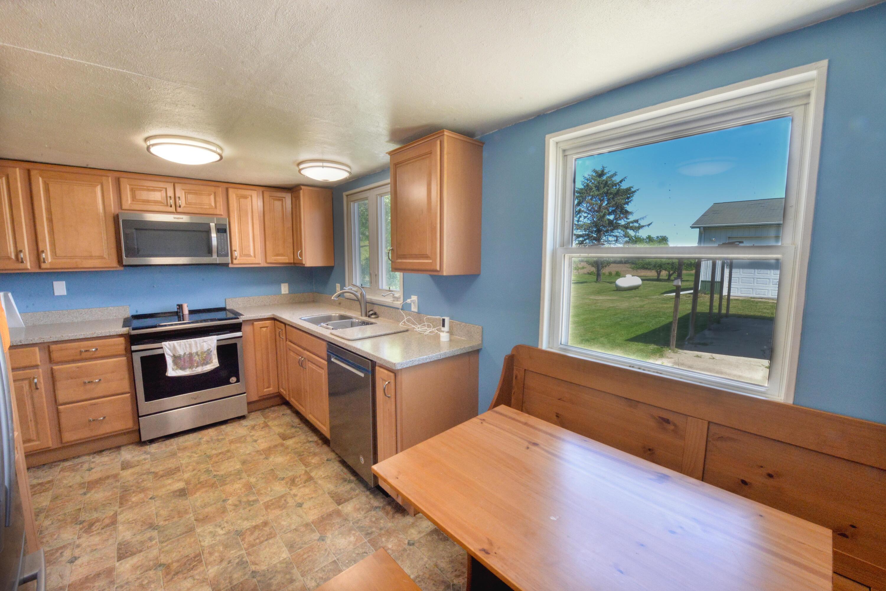 761 Warren Woods Road Galien, MI 49113 - Photo 4 of 36 DSC_6925
