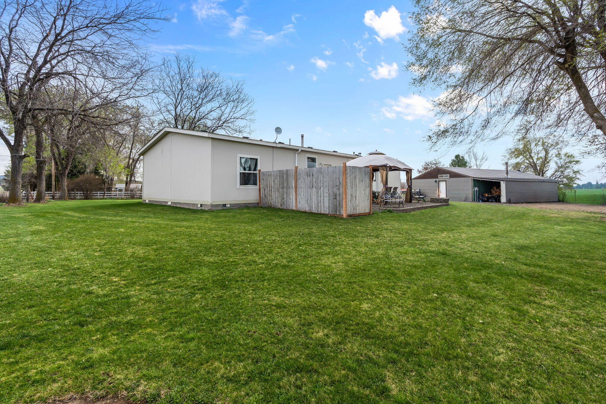 7651 Edwards Road Prineville, OR 97754 - Photo 11 of 54 2026_04_02_7651_NE_Edwards_Rd_Pv-10