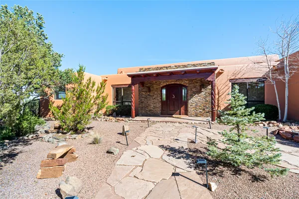 $1,095,000 | 25 Buen Pastor, Santa Fe, NM 87508