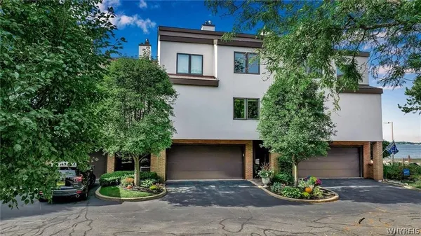 $7,600 | 36 Harbour Pointe Common, Buffalo, NY 14202