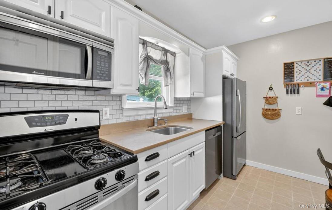 34 Ridge Road Croton-on-Hudson, NY 10520 - Photo 17 of 35 Galley style with plenty of space