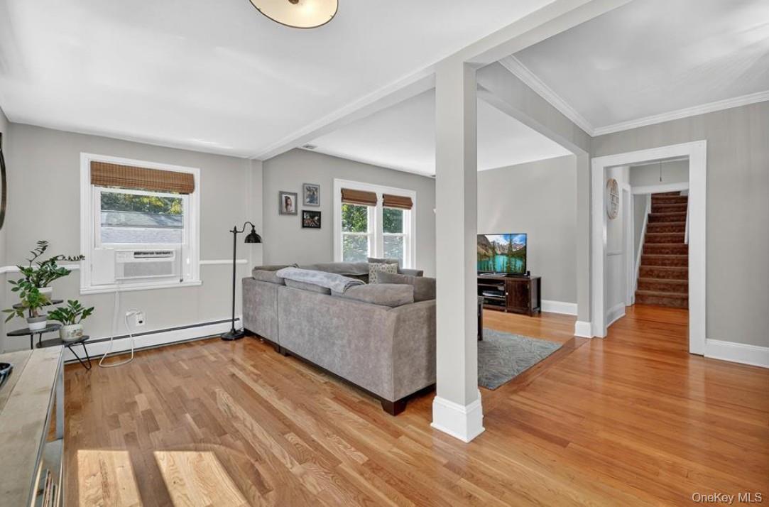 34 Ridge Road Croton-on-Hudson, NY 10520 - Photo 6 of 35 Great flow for entertaining