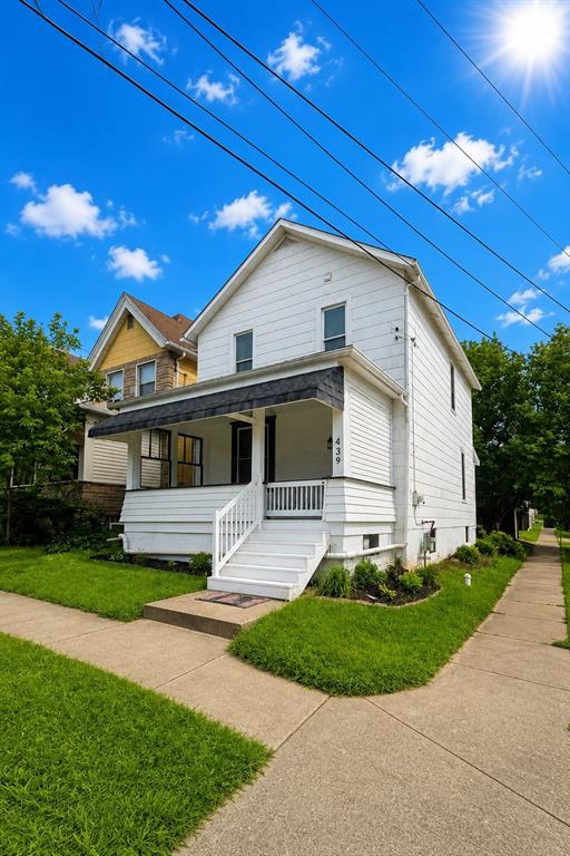 439 Longfellow Street Vandergrift, PA 15690 - Photo 2 of 16