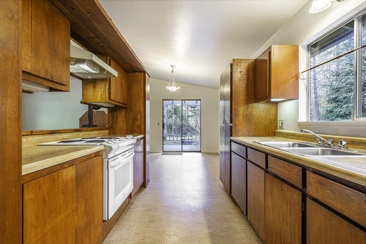 293 Davidson Road Williams, OR 97544 - Photo 27 of 37 DSC04697-Edit