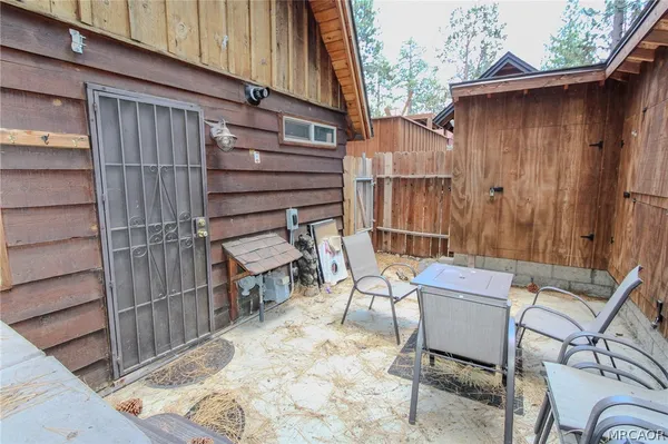 $1,600 | 202 West Sherwood Boulevard, Big Bear City, CA 92314