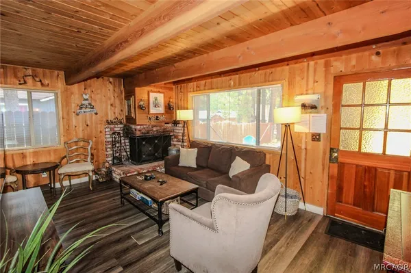 $1,600 | 202 West Sherwood Boulevard, Big Bear City, CA 92314