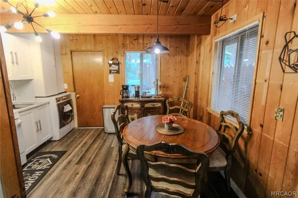 $1,600 | 202 West Sherwood Boulevard, Big Bear City, CA 92314
