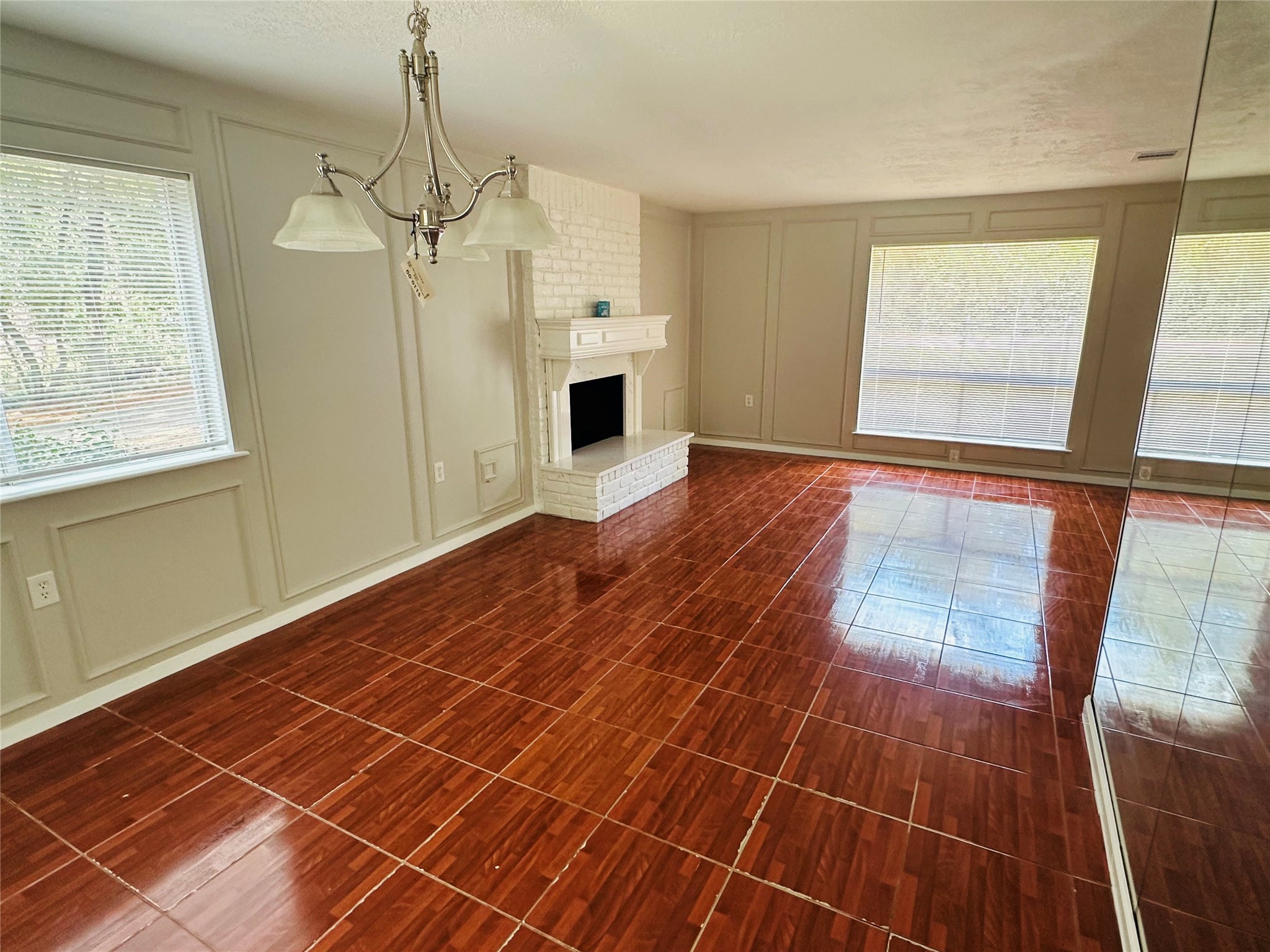 44 Yewleaf Road The Woodlands, TX 77381 - Photo 9 of 33 Gallery Image 9