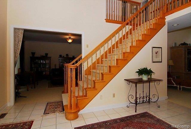 4708 Rambling Court Troy, MI 48098 - Photo 2 of 25 Rambling b foyer