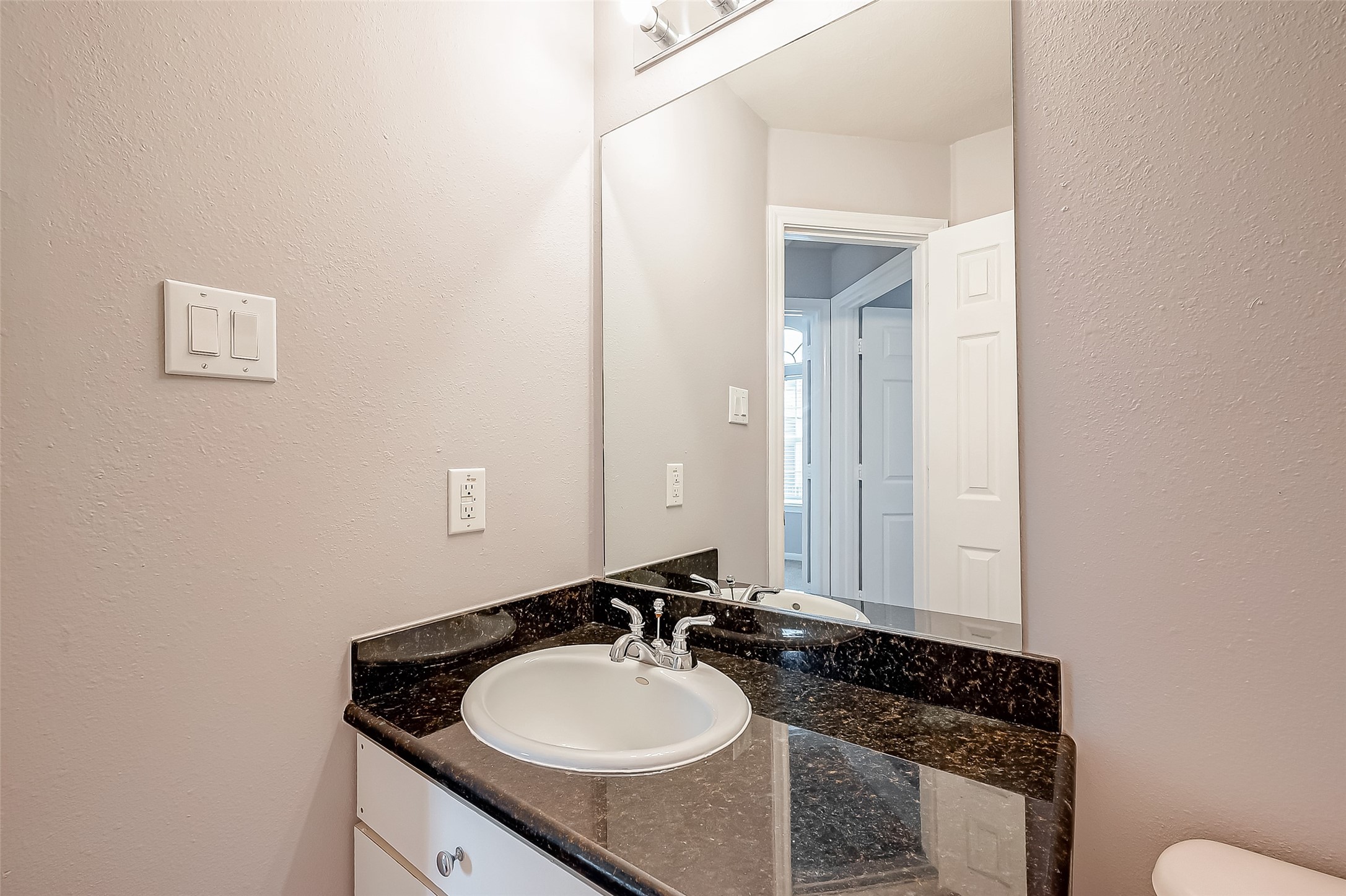 206 Sydnor Street Houston, TX 77020 - Photo 17 of 33