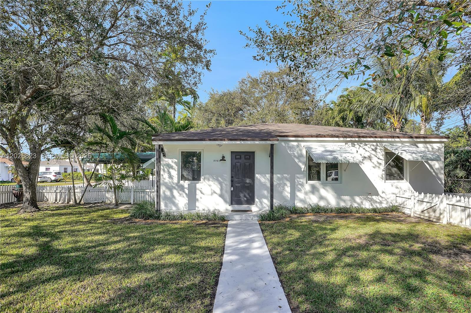 5985 Southwest 41st Street, Unit FRONT Miami, FL 33155 - Photo 4 of 19