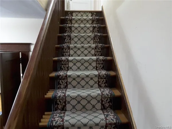 $499,999 | 80 North Main Street, Monroe, NY 10950