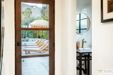 $1,050,000 | 625 South Camino Real, Palm Springs, CA 92264