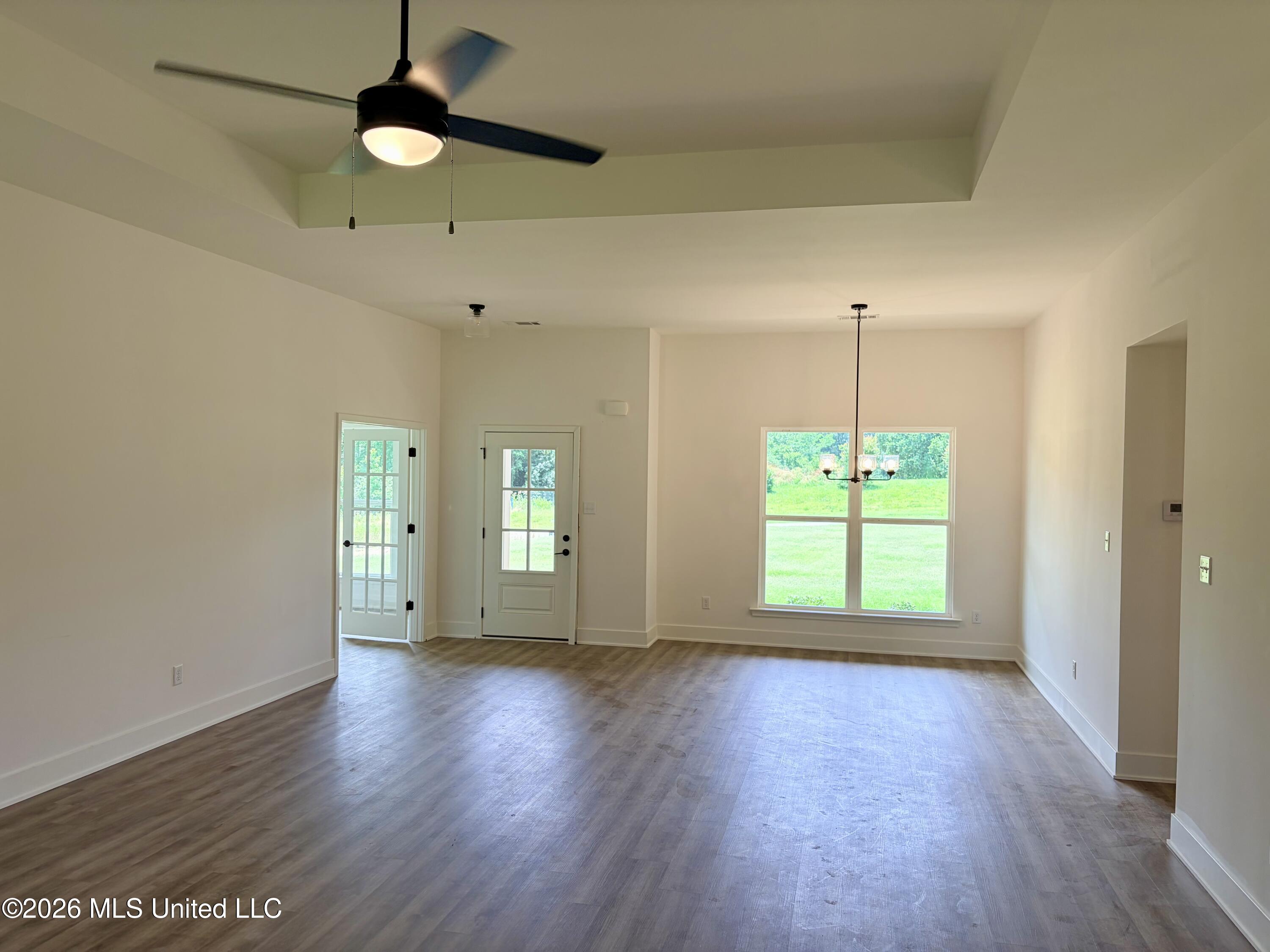 50 Farley Road Byhalia, MS 38611 - Photo 2 of 16 IMG_0323