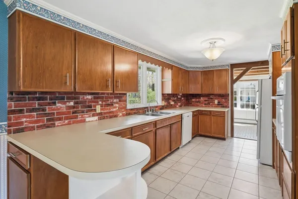 $359,000 | 7 Dragon Circle, Easthampton, MA 01027
