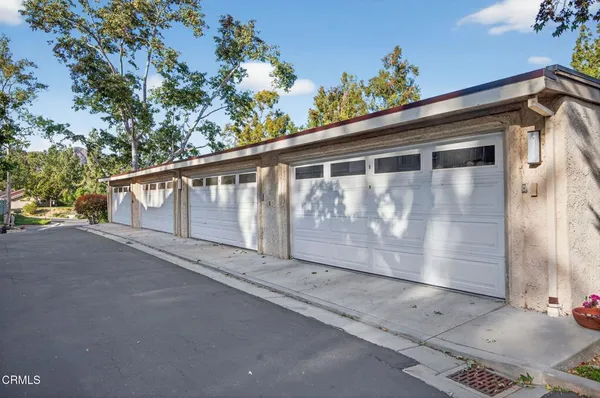 $950,000 | 59 Rosehedge Lane, Oak Park, CA 91377