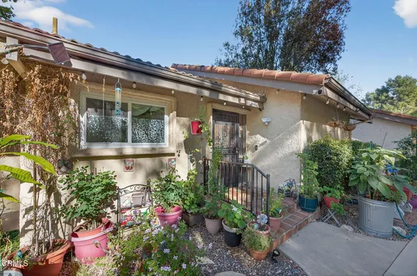 $950,000 | 59 Rosehedge Lane, Oak Park, CA 91377