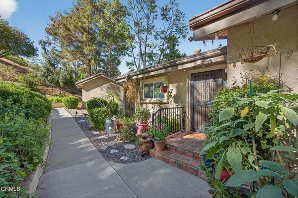 $950,000 | 59 Rosehedge Lane, Oak Park, CA 91377