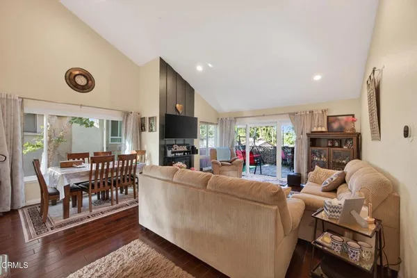$950,000 | 59 Rosehedge Lane, Oak Park, CA 91377