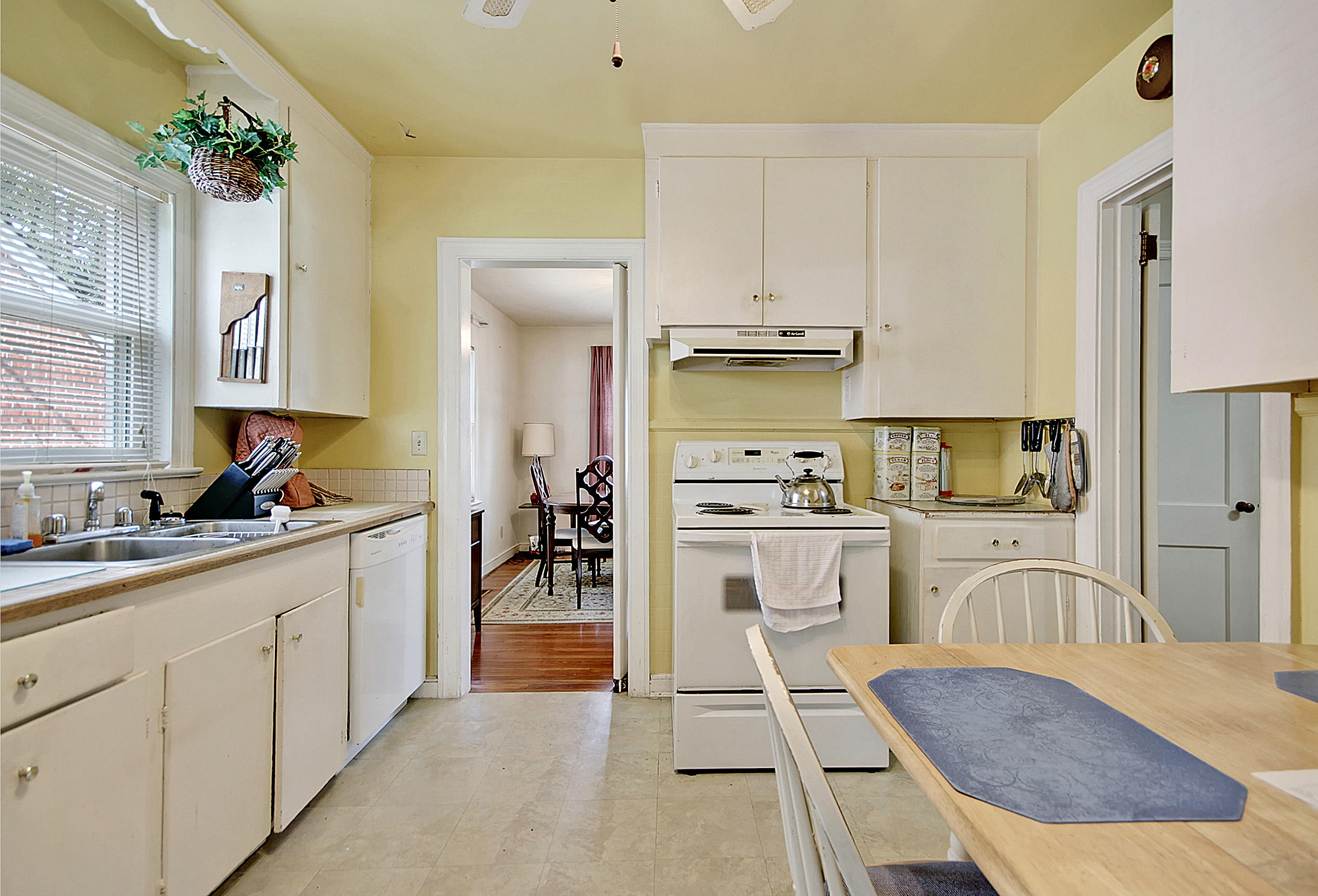 98 Gordon Street Charleston, SC 29403 - Photo 12 of 46 98 Gordon Street Charleston SC 29403