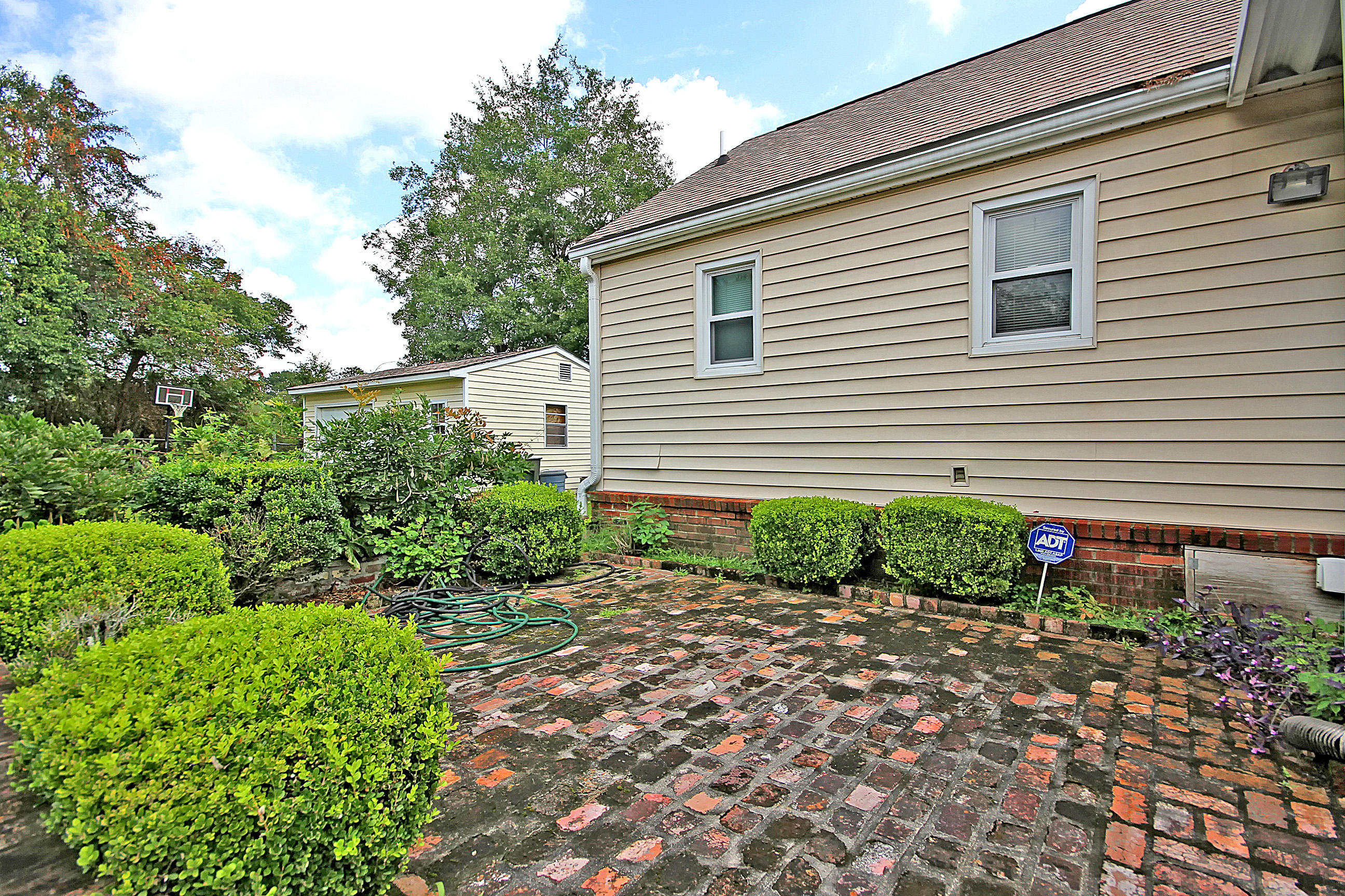 98 Gordon Street Charleston, SC 29403 - Photo 29 of 46 98 Gordon Street Charleston SC 29403