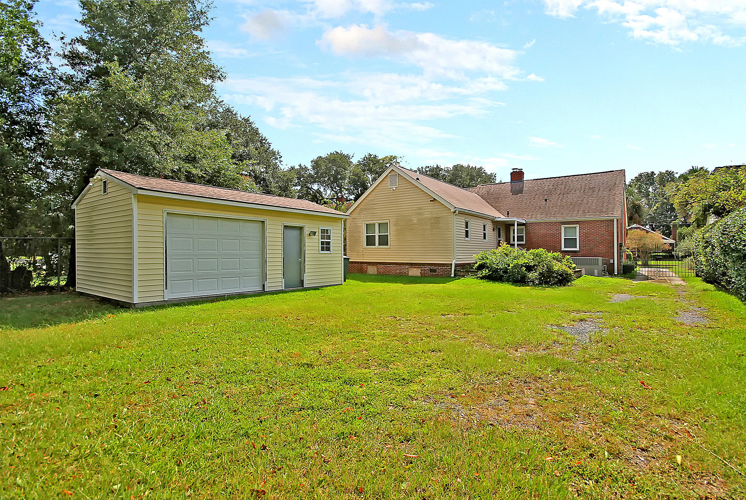 98 Gordon Street Charleston, SC 29403 - Photo 31 of 46 98 Gordon Street Charleston SC 29403