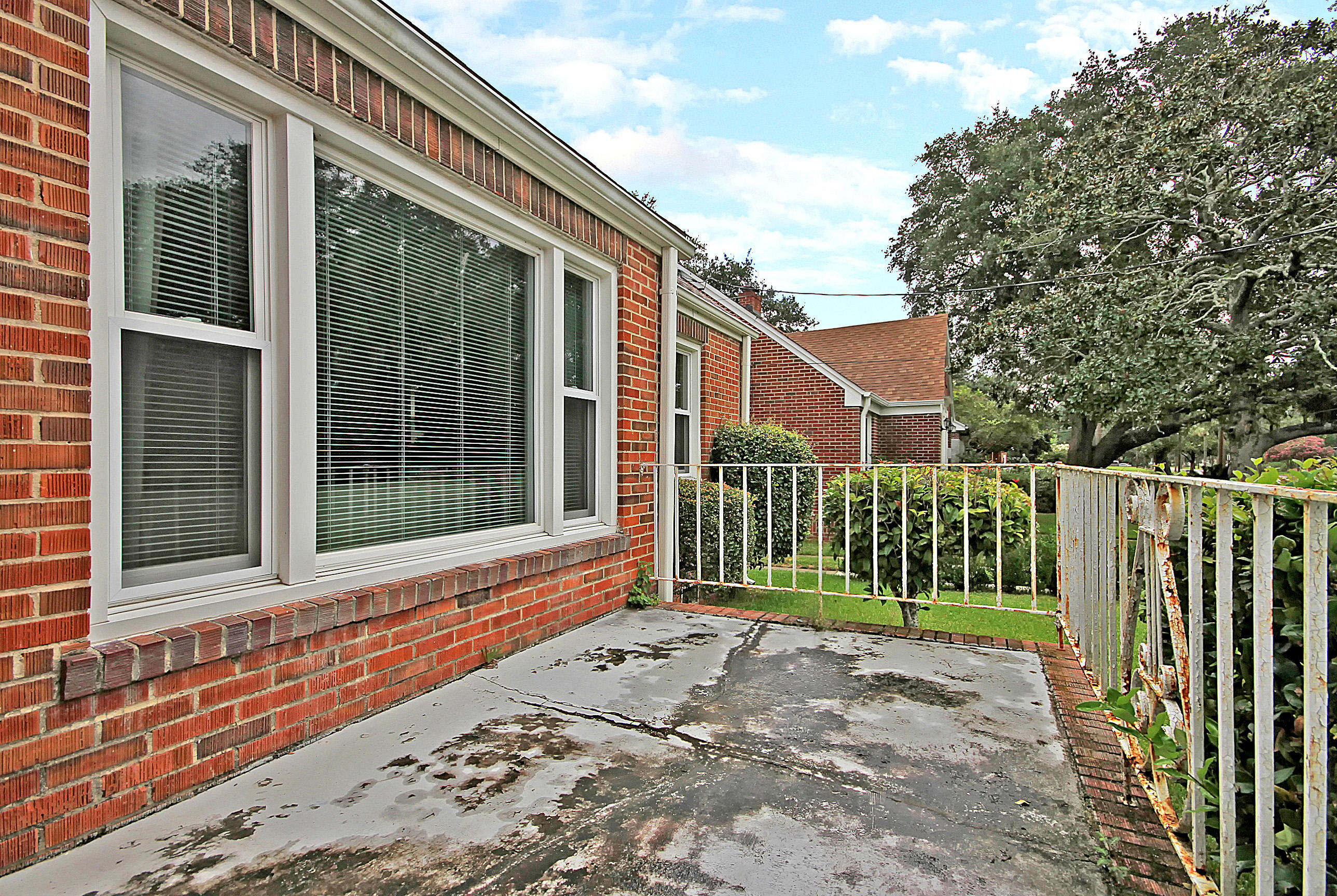 98 Gordon Street Charleston, SC 29403 - Photo 6 of 46 98 Gordon Street Charleston SC 29403